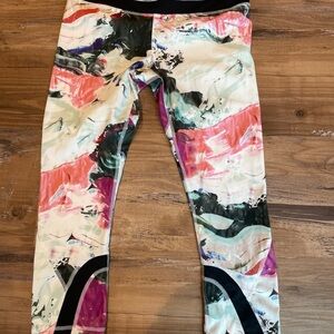 Colorful Women’s Lululemon size 6 Leggings